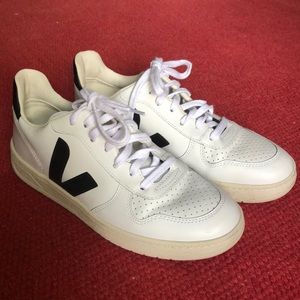 Veja V-10 sneakers